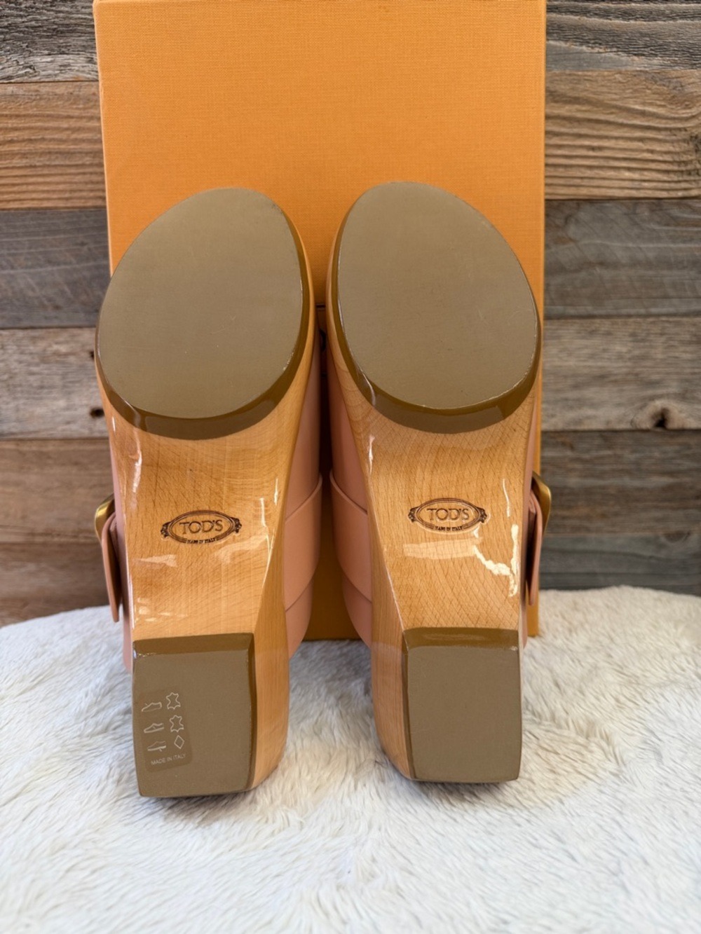 Tod's Blush Leather Buckle Clog Mules New In Box with Dust-bag Size 38.5 / 7.5 - Picture 7 of 12